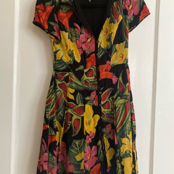 Urban Outfitters minidress with tropical floral pattern. - Picture 2 of 4